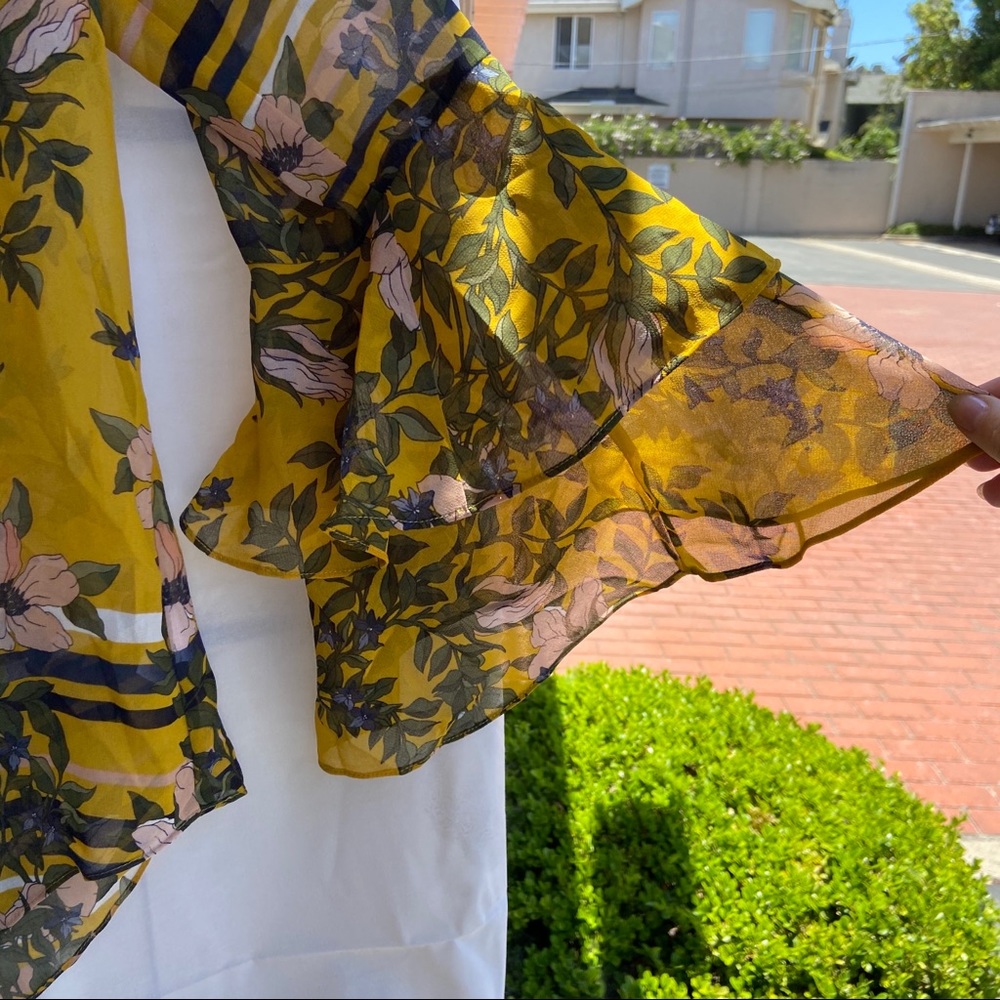 CAbi Spring ‘19 Spring Floral Ruffle Sleeve Blouse - Picture 6 of 6